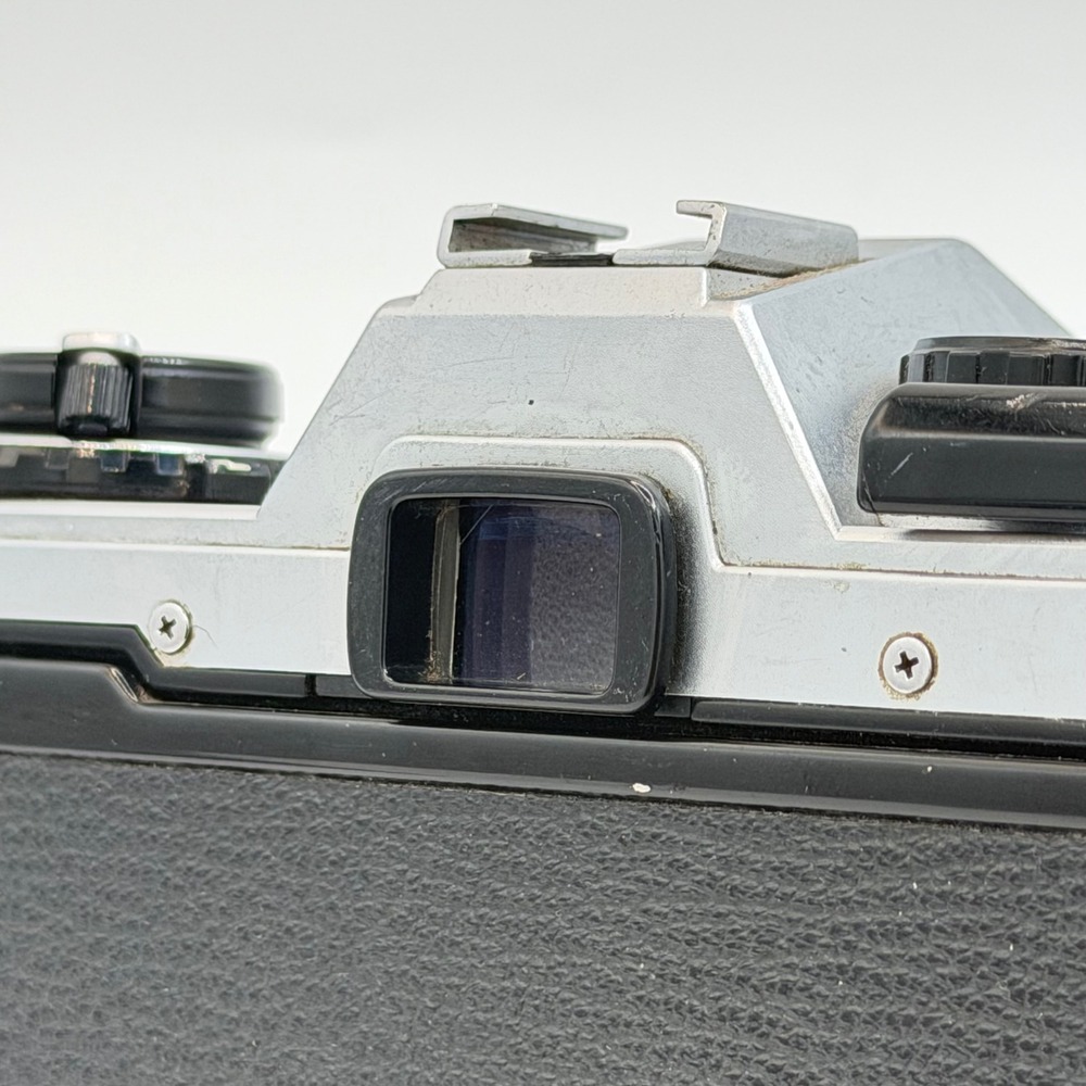 Olympus OM10 35mm Film SLR Camera Body Silver Black with Manual Adapter TESTED - Picture 7 of 12